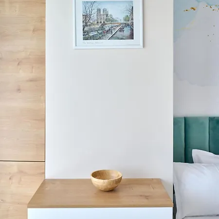 Seagull In Infinity - Parking