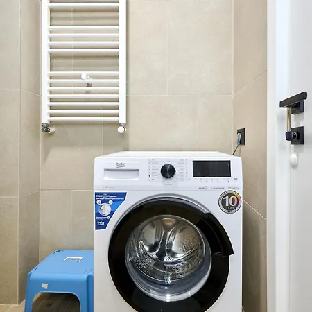 Seagull In Infinity - Parking